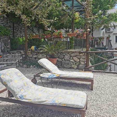 Laura Amazing Breakfast,private Outdoor Hot Tub, Experience Nyaraló