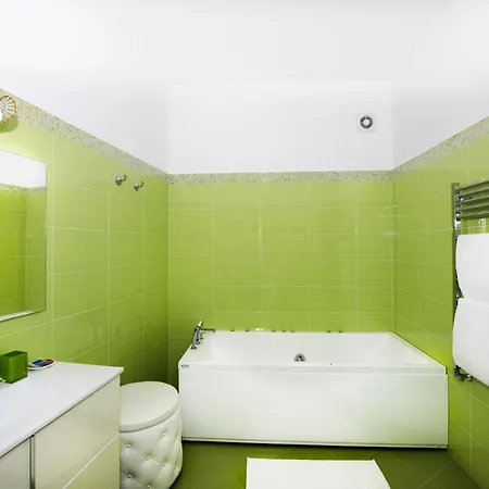 Holiday home Laura Amazing Breakfast,private Outdoor Hot Tub, Experience *