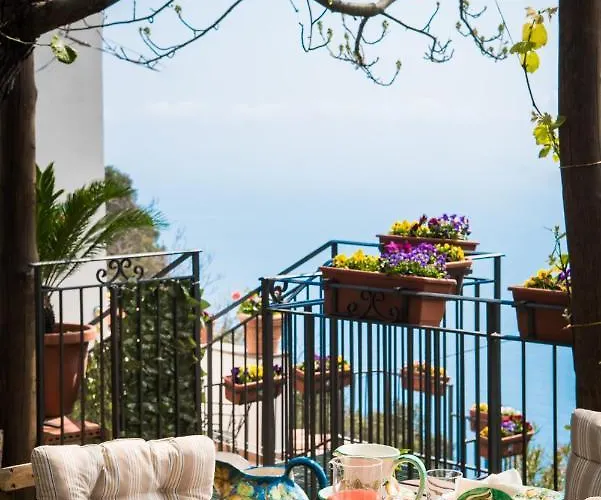 Laura Amazing Breakfast,private Outdoor Hot Tub, Experience Semesterbostad