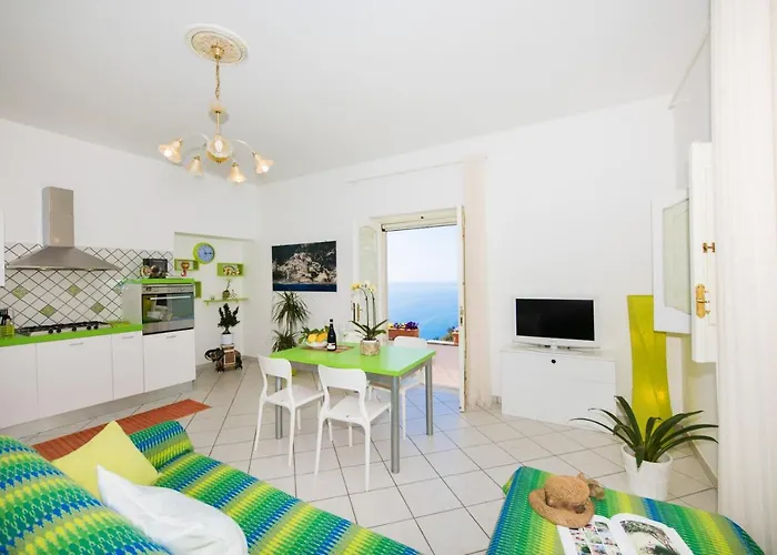 Laura Amazing Breakfast,private Outdoor Hot Tub, Experience Semesterbostad